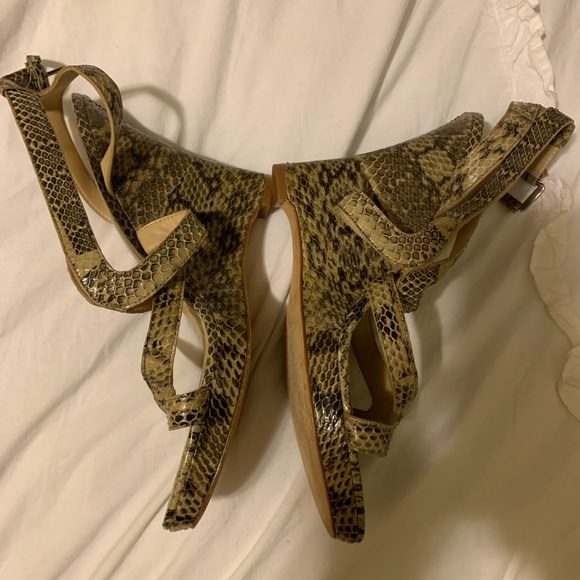 Via Spiga Ankle Strap Snakeskin Python Wedge Heels - Picture 5 of 8